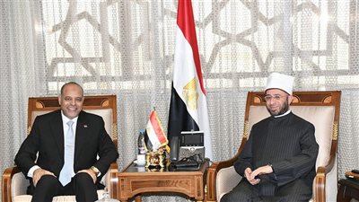 وزير الأوقاف يستقبل وزير العمل لبحث التعاون المشترك