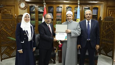 طب الأسنان بنات جامعة الأزهر تطلق أول كتاب دولي متكامل عن المنتجات الطبيعية