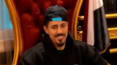 وسط ترقب لنتائج مفاوضاته مع الأهلي، بغداد بونجاح يتجول في عدد من الأماكن بالقاهرة