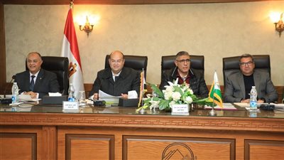 محافظ الجيزة يطلع على مقترحات الخطة الاستثمارية لعام 2025-2026