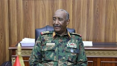 البرهان يشارك المسيحيين الاحتفال بأعياد الميلاد بالكنيسة الكاثوليكية في بورتسودان (فيديو)