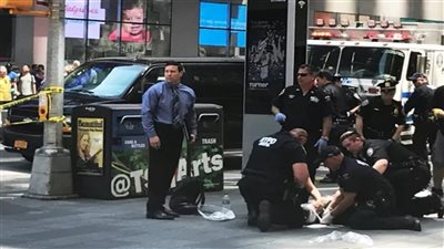 سيارة أجرة تصدم حشدا من المارة في نيويورك