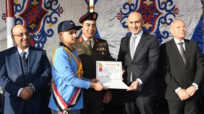 قوات الدفاع الشعبي تنظم زيارة لمدرسة الشهيد أحمد أبوبكر العسكرية 