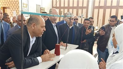 وزيرا التربية والتعليم والعمل يتفقدان مدارس قنا الفنية بالقرى والنجوع (صور)