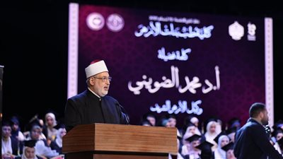 جامعة الأزهر تحتفل بتخرج الدفعة الـ 52 لكلية طب البنات (صور)