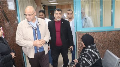 محافظ القليوبية يوجه بتوفير أماكن مبيت لائقة للأطباء والتمريض بمستشفى ناصر