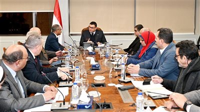 وزير الإسكان يعقد اجتماعًا لمتابعة منظومة مياه الشرب والصرف الصحي ببورسعيد