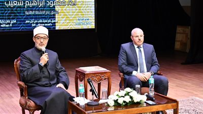 مفتي الجمهورية يناقش 