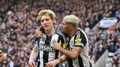 الدوري الإنجليزي، نيوكاسل يتقدم على أستون فيلا بهدف في الشوط الأول