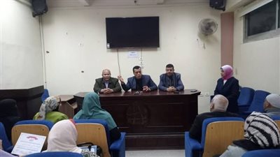 تعليم سوهاج تكرم 35 موجهة ومعلمة برياض الأطفال