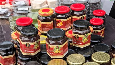 غرائب “مهرجان الزيتون المصري” تخطف الأنظار.. أبرزها مربى الزيتون والكركدية والبلح.. تمزج بين الحلو والمالح.. وفوائد غذائية وصحية بالجملة (فيديو وصور) 