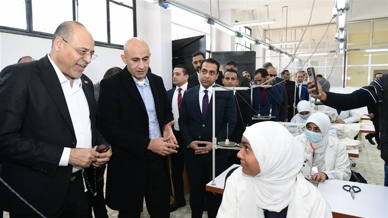 تفاصيل زيارة وزيرى
