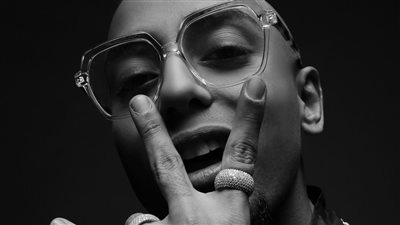 بتكلفة 6 ملايين جنيه، نقل مطرب المهرجانات دقدق على طيارة خاصة من ألمانيا 