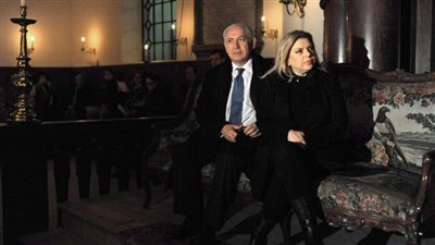  فتح تحقيق ضد سارة نتنياهو بتهمة عرقلة سير العدالة يغضب زوجها واليمين الإسرائيلي