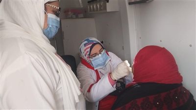 الكشف على 798 مواطنا خلال قافلة طبية بقرية أبو بكر الصديق في البحيرة (صور) 