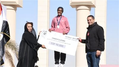 وزير الرياضة ونظيره الإماراتي يُكرمون الفائزين بماراثون زايد الخيري