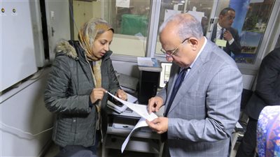 وزير الكهرباء يستعرض مشروعات هيئة الطاقة المتجددة