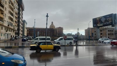 10 صور ترصد هطول الأمطار الغزيرة وسوء الأحوال الجوية في الإسكندرية 