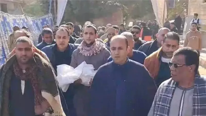 تقديم الكفن لانهاء