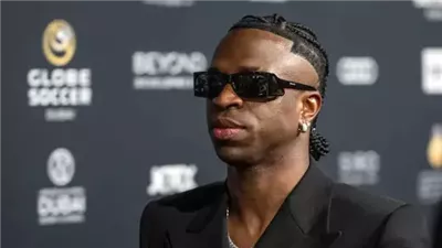 فينيسيوس يحصد جائزة أفضل لاعب في العالم 2024 من جلوب سوكر