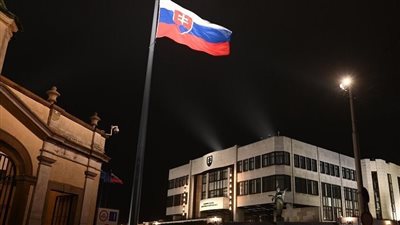 سلوفاكيا ترحب باستضافة محادثات السلام بشأن أوكرانيا