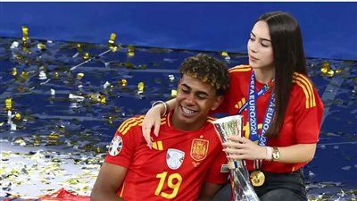 ما الحب إلا للحبيب الأول، لامين يامال يعود إلى صديقته رغم الخيانة (فيديو)