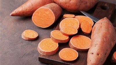 فوائد البطاطا، تحلية شتوية لمرضى السكري ولشباب بشرتك وجمال شعرك 