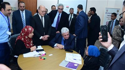وزير التعليم العالي ورئيس جامعة سوهاج يتفقدان مركز خدمة ذوي الإعاقة 