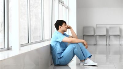 أستاذ بجامعة هارفارد: لا حبس للطبيب في الخطأ الطبي حتى لو أدى لوفاة المريض