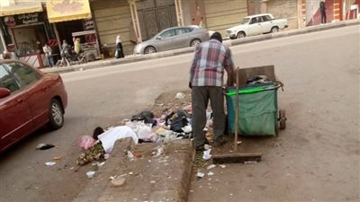 رفع تجمعات القمامة والمخلفات بنطاق مدينة دمنهور 