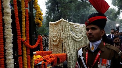 دولة تقيم مراسم دينية لحرق جثمان مانموهان سينغ