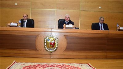 وزير التعليم يفتتح مؤتمر الاستثمار في البحث العلمي بسوهاج