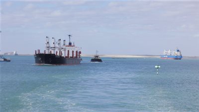 أسامة ربيع: نجاح التشغيل التجريبي لمشروع ازدواج قناة السويس في البحيرات المرة الصغرى