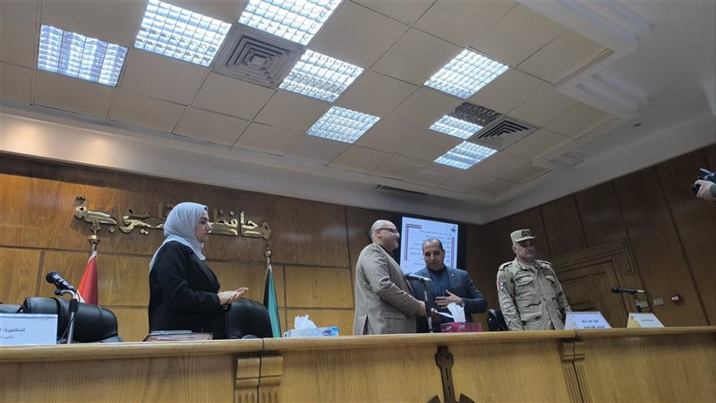 محافظ القليوبية خلال