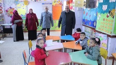 وكيل تعليم الوادي الجديد يتفقد مدارس الداخلة