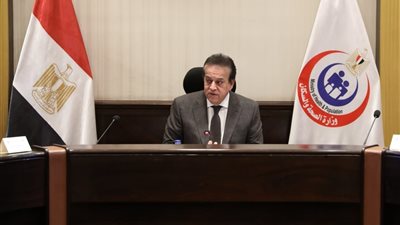  وزير الصحة يوجه بزيادة القوى البشرية في تخصص طبيب الأسرة والرعاية