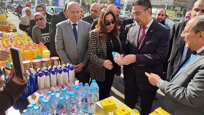 وزيرا التموين والتنمية المحلية ومحافظ القاهرة يفتتحون سوق اليوم الواحد بالجمالية ومنافذ 