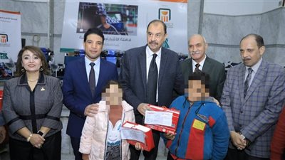 محافظ سوهاج يتفقد فعاليات القافلة الطبية لدعم ذوي الإعاقة