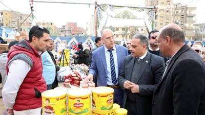 محافظ الشرقية يتفقد سوق اليوم الواحد بمنطقة الصيادين في الزقازيق 