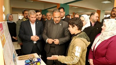 محافظ الشرقية يتفقد المعرض السنوي لمسابقة آيسف الدولية للعلوم والهندسة2024 