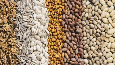 الكيلو يبدأ من 80 جنيهًا، أسعار اللب والتسالي في المحال التجارية