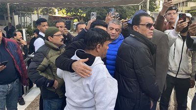 مصطفى كامل في وداع أحمد عدوية إلى مثواه الأخير 