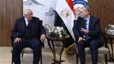 وزير البترول يبحث مع محافظ الوادي الجديد الاستغلال الأكمل للثروات التعدينية بالمحافظة