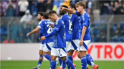 كومو يتخطى فيرونا بثلاثية ويصعد للمربع الذهبي في الدوري الإيطالي