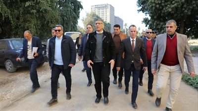 محافظ الجيزة يتفقد أعمال التحويلات المرورية في مشروع مترو الأنفاق (صور)