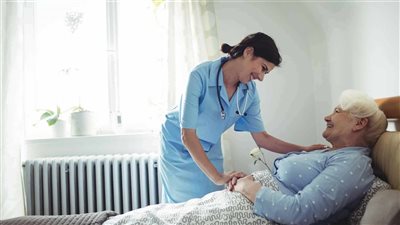 تفسير رؤية ممرضة في المنام وعلاقتها بالشفاء من الأمراض 