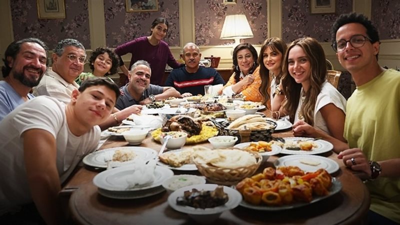 أبطال موضوع عائلي،