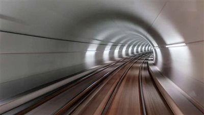 الصين تعلن اكتمال بناء أطول نفق في العالم (فيديو)