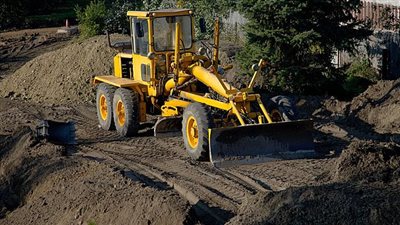 من الغرامات للسجن، هكذا يعاقب القانون على الحفر غير المرخص في الطريق العام