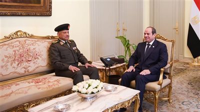 الرئيس السيسي يستقبل وزير الدفاع والإنتاج الحربي